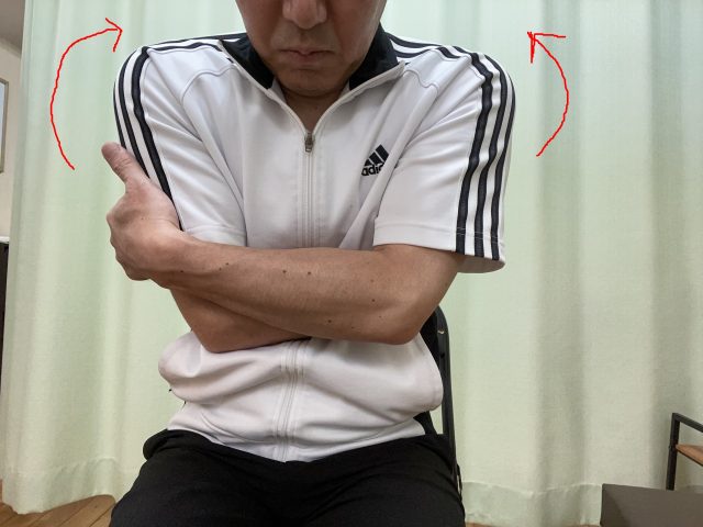 菱形筋ストレッチ1